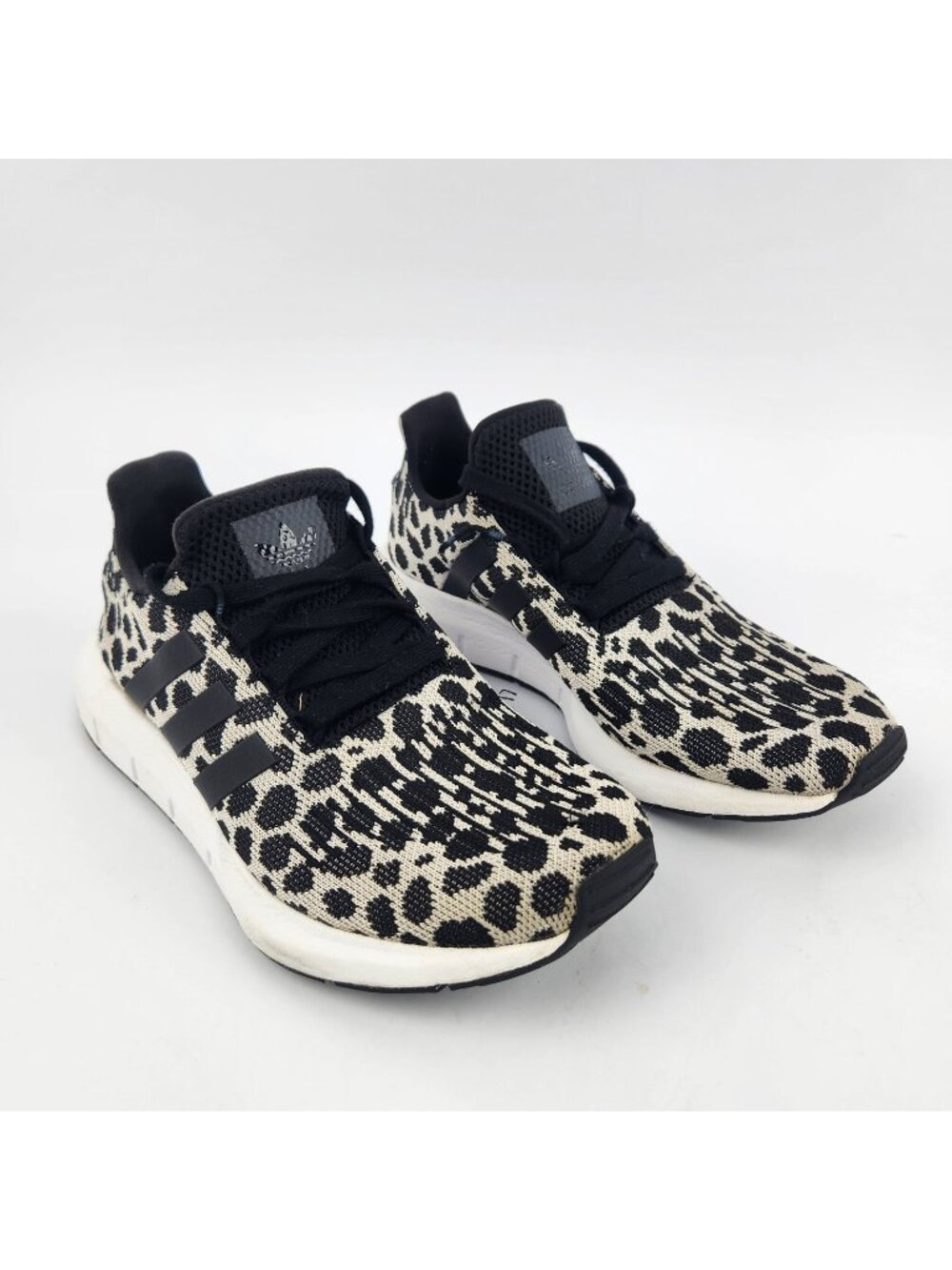 Adidas Swift Run Athletic Shoe Cheetah Leopard Black/White size 7.5 Womens